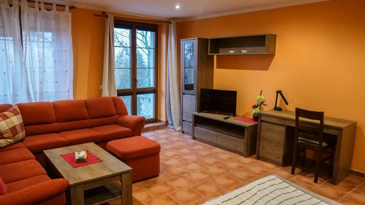 Penzion Na Hradbach Louny Kültér fotó