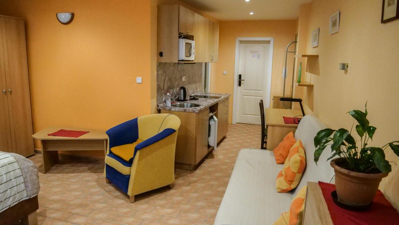 Penzion Na Hradbach Louny Kültér fotó